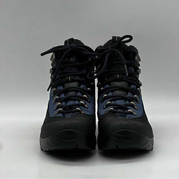 L. L. Bean boots. Size 7 Wide - Picture 2 of 9